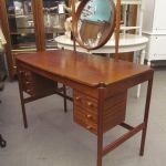 711 8567 DRESSING TABLE